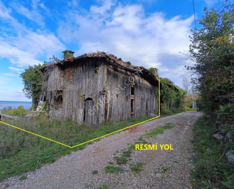 Kastamonu Cide Irmak Mahallesinde Satılık Ahşap Ev Ve Bahçesi