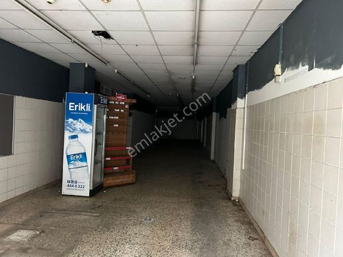 Berat Emlaktan Satılık 250 M2 Boş Dükkan