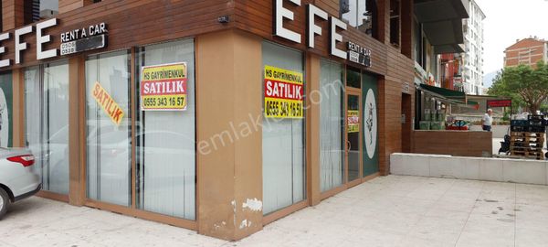 Atatürk Caddesi-halk Caddesi Kavşağında Müthiş Dükkan