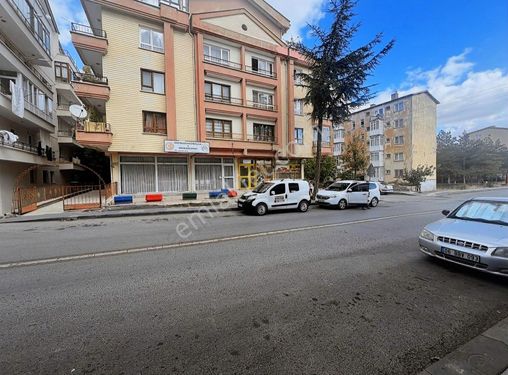 Vatan'dan Cadde Üzerinde 100m2 + 50m2 Depolu Boş Satılık Dükkan