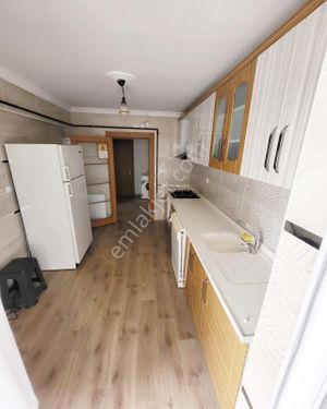 Krc'den Cadde Üzerinde Okula Ulaşıma Yakın Eşyalı 2+1 Kiralık Daire