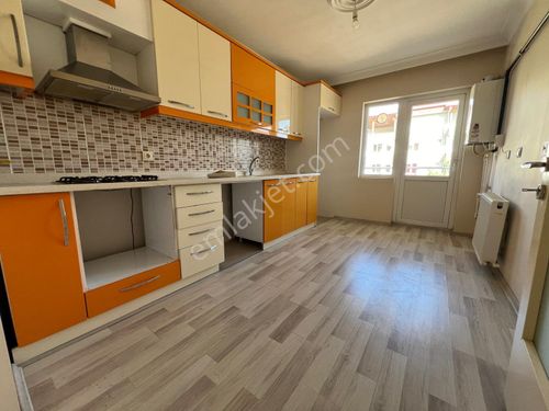 İstasyon Mah._villa Parsellerinde_4+1 Lüks Kiralık Daire