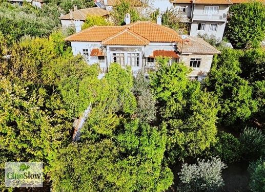 Cittaslow'dan Karabörtlen'de Satılık 700m2arsalı Ve Avlulu Konak