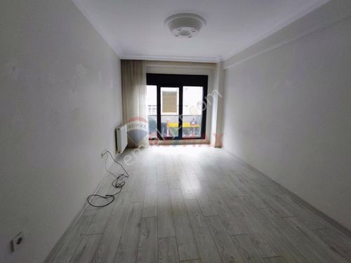 Şişli Halide Edipte Çn Cephe Ara Kat 73m2 2+1 Daire