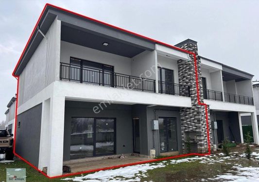 Arapçiftliği Green Village'de 4+1 207 M2 Satılık Villa