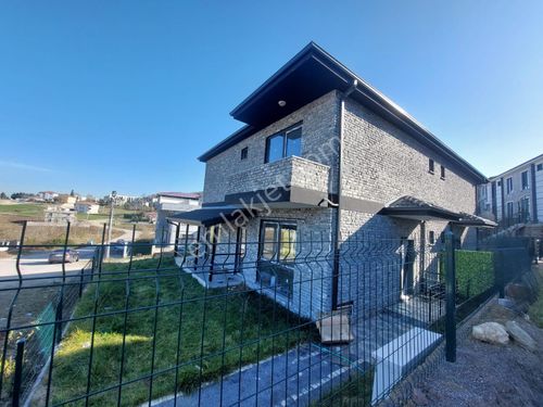 Sakarya Yenikent Karaman'da Lüks Satılık Villa