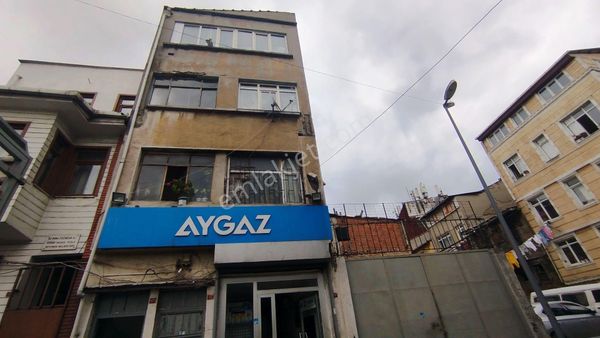 Fatih Unkapanı'nda 3 Daire 1 Dükkanlı 264m2 Komple Satılık Bina