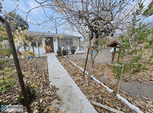 Muratlı Kırkkepenekli Mah 830 M2 Arsa İçinde Satılık Müstakil Ev