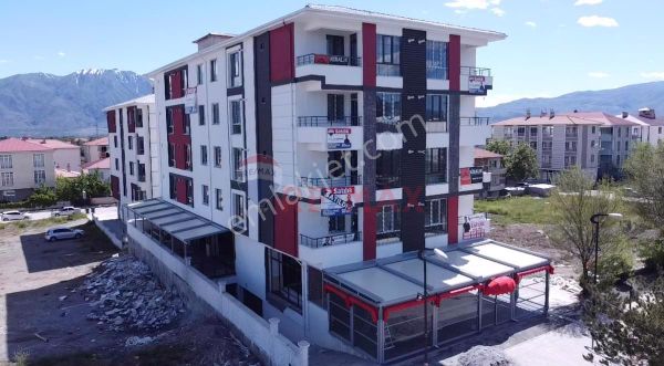 Remax Dem'den Belediye Karşısında Satılık 1+1 Fırsat Daire