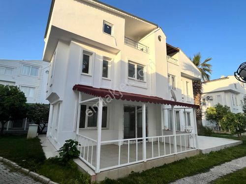 Kiralık Villa Site İçi Cd. Üzeri Servis Güzerahı