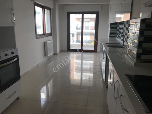 Çiğli Balatcık 3+1 Kiralık Ebeveyn Banyolu Lüx Daire