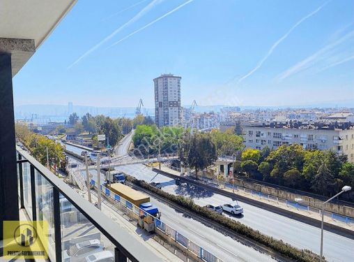 Vista Karşıyaka'da Merkezi Konumlu Manzaralı 3+1 Kiralık Daire