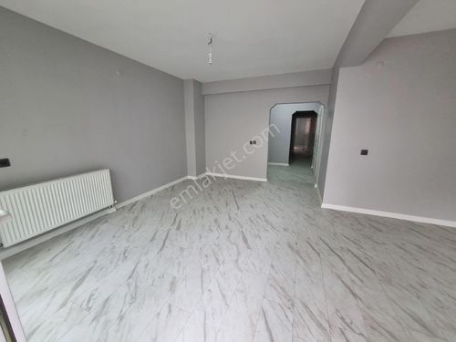 Nokta İnönü Caddesi Parelel Sokağında Full Tadilatlı Geniş 3+1 Satılık Daire