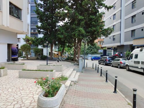 Bostancı Minibüs Caddesine İkinci Binada Kiralık Dükkan