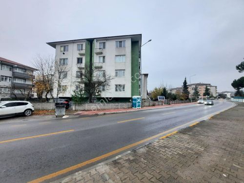 Türasaş'a Komşu, Okullara Hastaneye Yürüme Mesafesinde,garajlı,kilerli 4.kat 3+1 160 M2 Daire