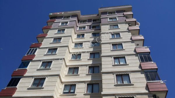 Ümraniye Esenevlerde 3+1 Kiralık 120m Sitede 3.kat Ara Kat Daire No:126