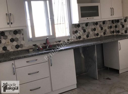 Akgül Emlaktan Toprakkale Merkez 2+1 135 M2 Y.giris Firsat Daire