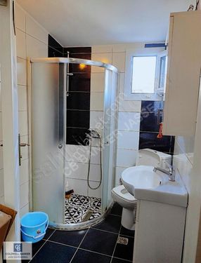 Gaziemir Beyazevlerde Tadilatlı Triplex Villa