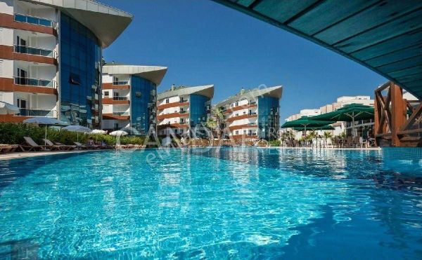 Antalya Konyaaltı Limanda 1+1 Eşyalı Lüks Denize 600 Mt Satılık Bahçe Katı Residence Daire