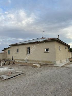 Karatay Zincirli'de 1209 M2 Arsa İçinde Ev