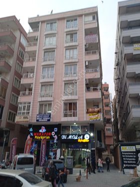 Bahçelievler Çarşı Caddesi 11 Nisan Apartmanı 1 Kat 4 Oda Doğalgaz Asansörlü Bakımlı 2 Milyar 200