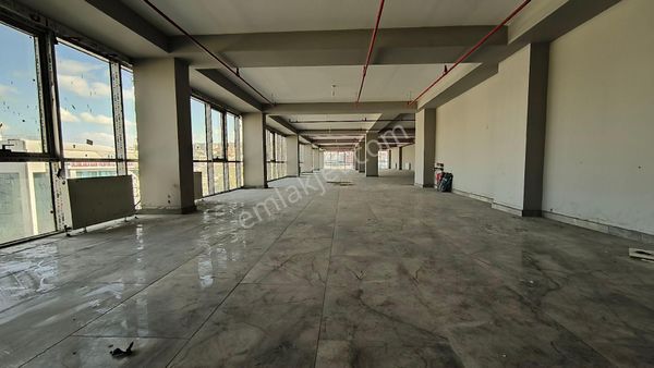 Beylikdüzü Kavaklı 400 M2 Kiralık Depolamaya Uygun Ofis Katı