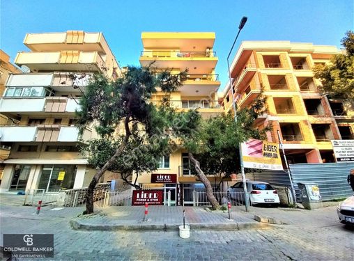 Bornova Merkezde Komple Satılık 6 Katlı Bina (6 Daire+1 Dükkan)