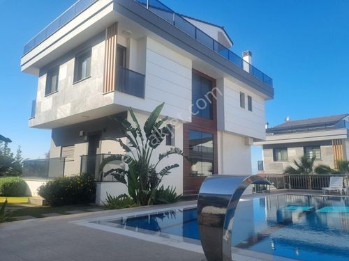 Güzelbahçe Kahramandere'de Villa