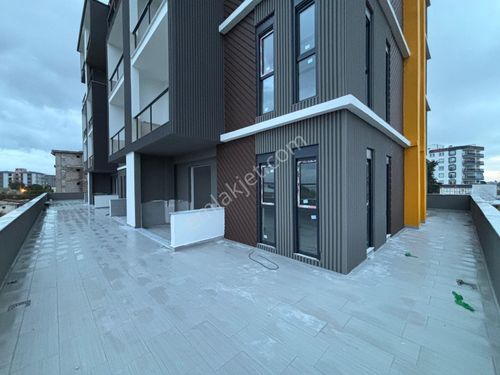 Atınova Caddesi Üzerinde 1+1 Geniş Teraslı Sıfır Daire