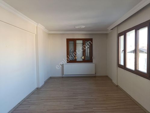 Kiralık Dogalgazlı (2+1) Daire ---cumhuriyet Mah/ Salihli