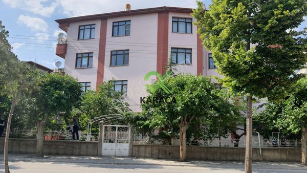 Karaca'dan Meram Yaka Cadde Üzeri Ara Kat 2+1 Kiralık Daire