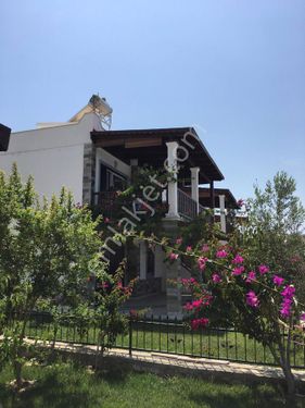 Bodrum Boğaziçi Gültan Sitesinde Köşe Konumlu Denize Yakın Konumda Full Manzaralı 4+1 Villa