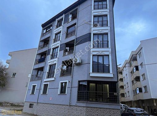 Seçil Bora'dan Salı Pazarı Mevkii'nde Eşyalı Satılık 1+1 Daire