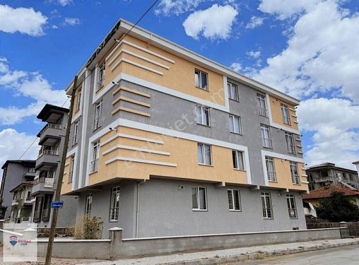 Remax Dem'den Cadde Üzerinde 1+1 Fırsat Daire