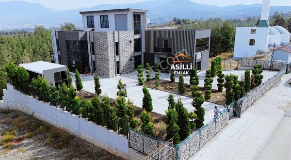 1.422 M² Arsa İçersinde Eşyaları İle Beraber Satılık Villa !