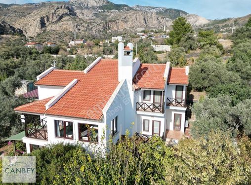 Datça Mesudiye'de Deniz Manzaralı İki Bölümlü 4+2 Villa