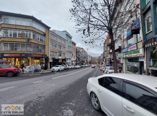 Üsküdar Halk Caddesine Paralel Satılık Bina