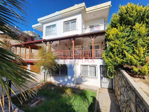 Seferihisar Doğanbey Denize Sıfır Yelken Sitesi İçinde Kiralık Villa