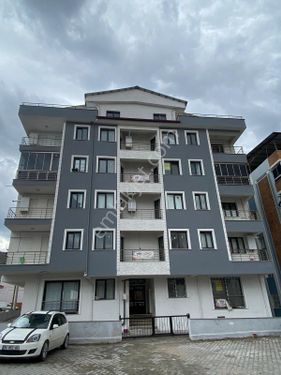 İzmir'in Değişen Ve Gelişen İlçesi Kınık'ta Asansörlü Doğalgazlı Ful Eşyalı 1+1 Geniş Daire Satılık