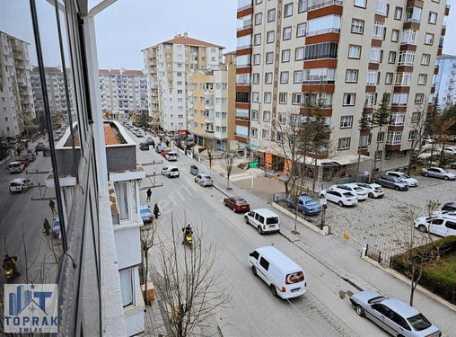 Toprak Emlak'tan Yenidoğan Mahallesinde Kiralık İskanlı 4+1daire