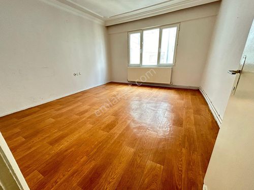 Nidam Emlaktan Emirsultan Zeynilerde 2+1 90m2 Giriş Altı Kot2 Ara Kat Daire