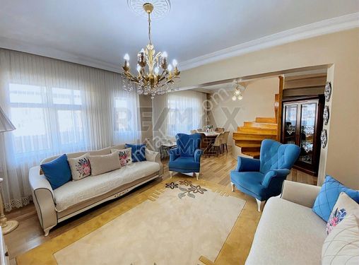 Re/max Kırmızı'dan Şehir Merkezi'nde Satılık 4+1 Daire