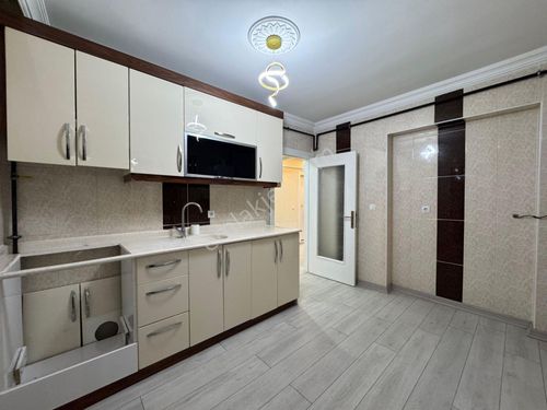 Evinburda'dan Yeni Binada Asansörlü Full+full Memur Kefilli 3+1 Kiralık Daire!!