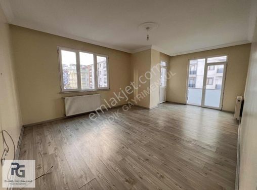 Hastane Ve Metroya 500 Metre Mesafede 2+1 Kiralık Daire