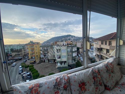 Alanya 25mtlik Yol Üzeri Satılık 3+1 Daire