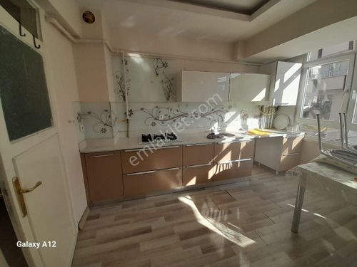 Bilge Emlaktan 23 Nisan Mahalesinde Satlık 3+1 İskanlı Daire