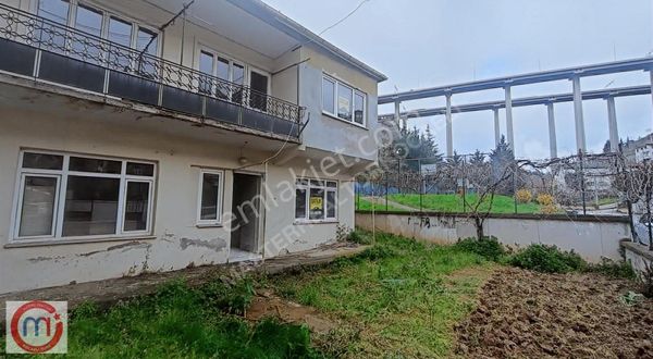 Master Realtor'den 120 M2 Arsa İçerisinde Satılık 2 Katlı Ev