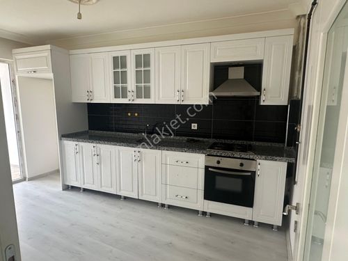 Gölbaşı Şafak Mah 3+1 Arakat 110 M2 Asansörlü İskanlı Balkonlu Daire