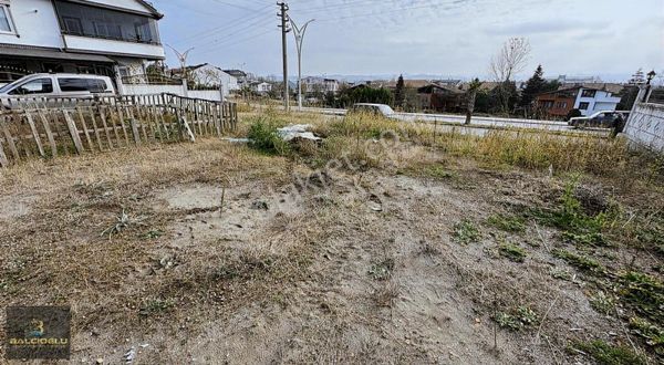 Balcıoğlundan Satılık Muhteşem Konumda Yarı Ticari Köşe Parsel