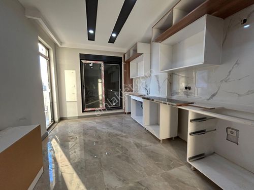 Göçerler'de Satılık 2+1 110 M2 Katta Havuzlu Site İçi Lüx Daire